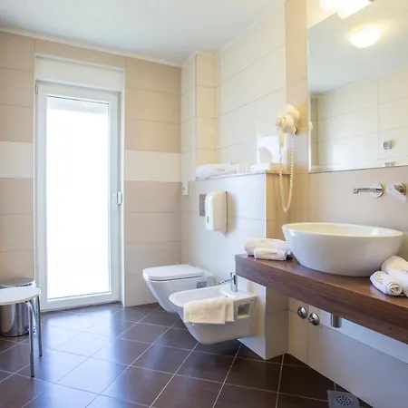Hotel Karda 4*
