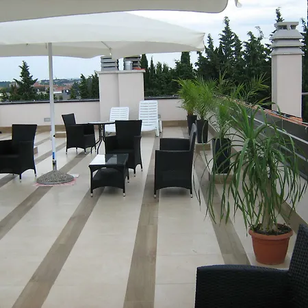 فندق Karda 4*
